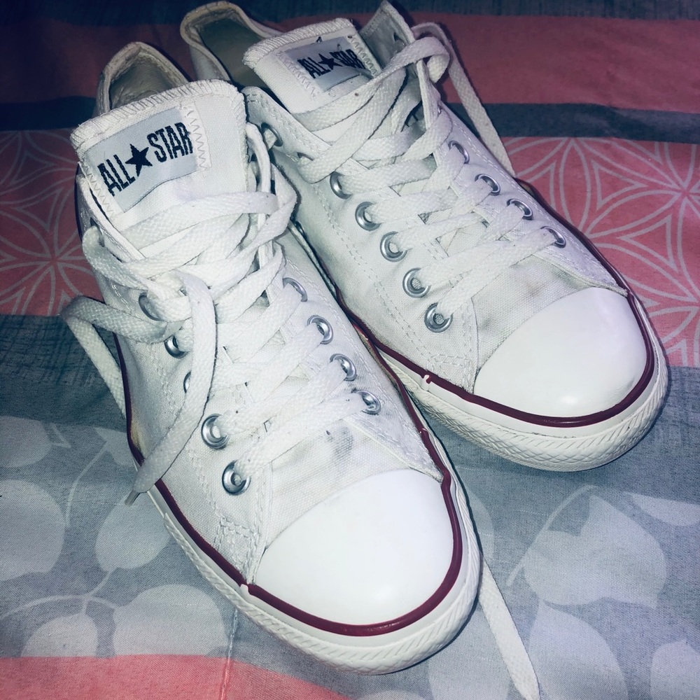 Men’s White converse